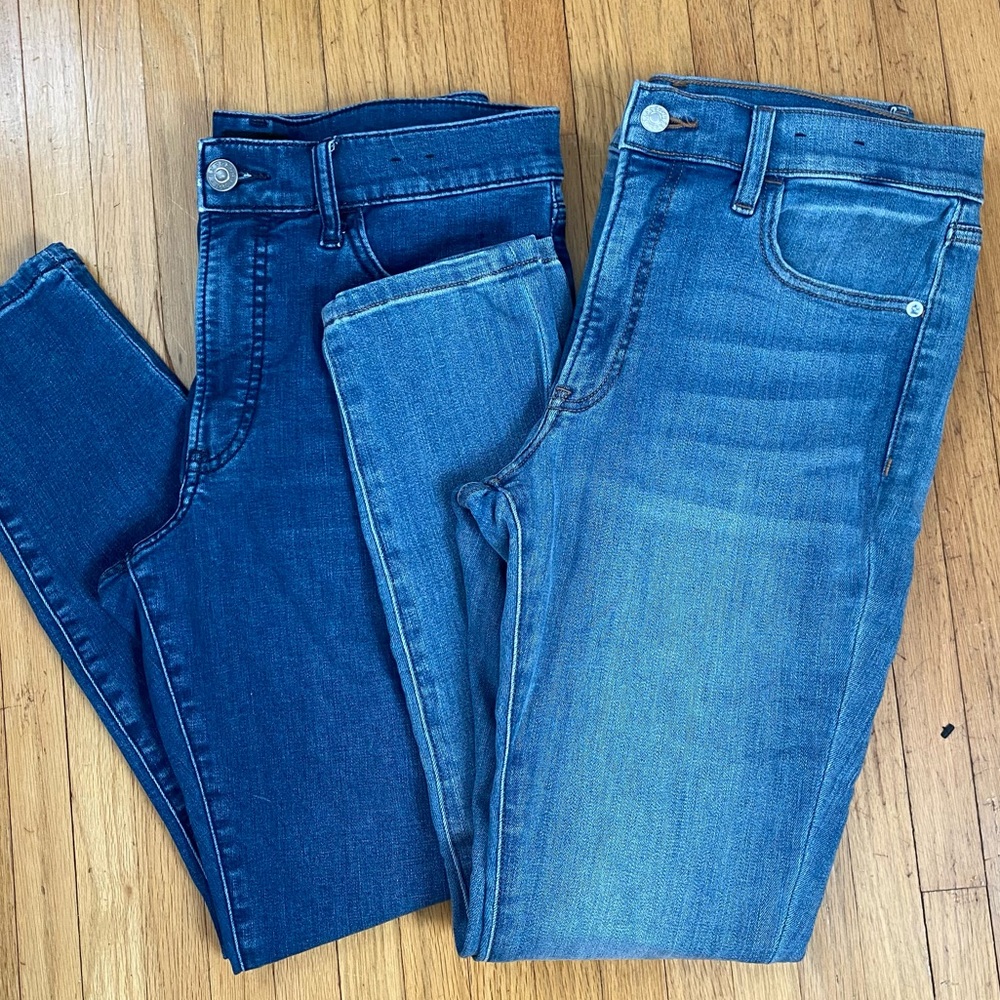 💙EXPRESS TWO PAIR MID RISE SKINNY JEANS💙